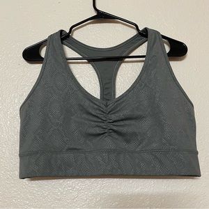 Gap size XL sports bra